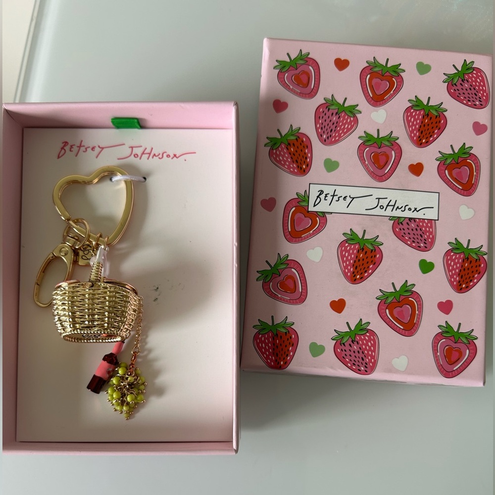 Viral Gold Picnic Basket with Wine & Grapes Bag Charm Keychain